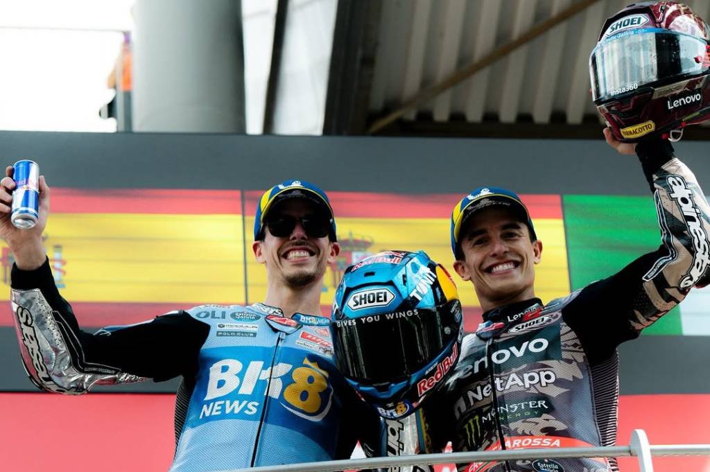Alex Marquez Mengaku Diadu Domba dengan sang Kakak Marc Marquez